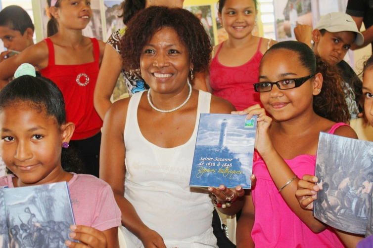 Un cadeau accueilli avec des sourires dans les yeux pétillants des enfants… Un cadeau accueilli avec des sourires dans les yeux pétillants des enfants…