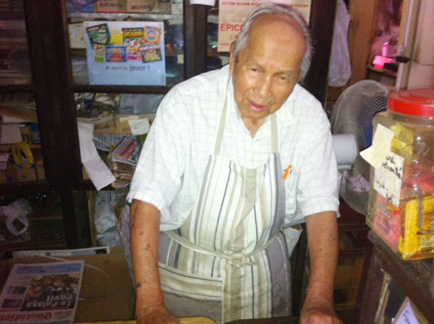 Aline M.H. : La "Boutique-Chinois" lanterne de mon quartier Aline M.H. : La "Boutique-Chinois" lanterne de mon quartier