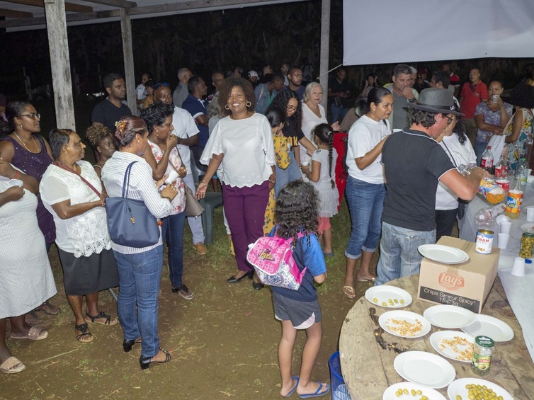 Une rencontre avec la population conviviale, sans contrainte ni forcé