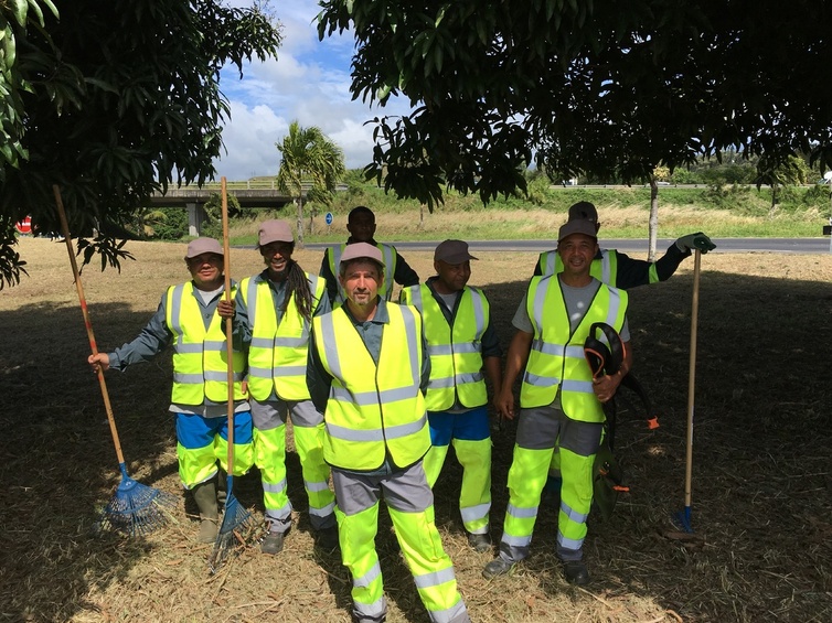 L'équipe de l'association Familles Solidaires L'équipe de l'association Familles Solidaires
