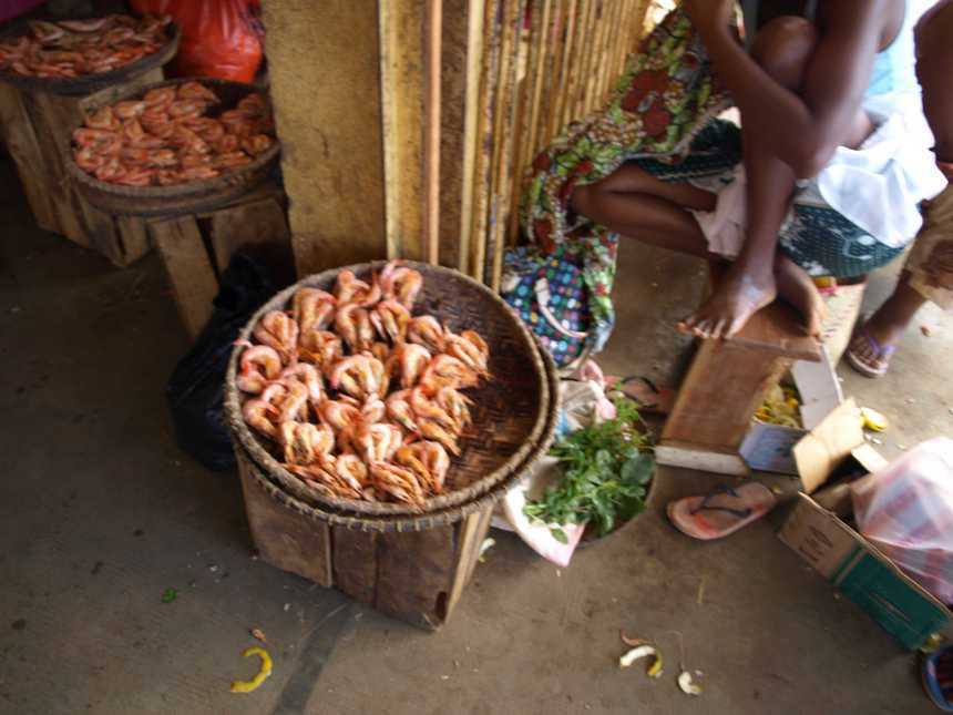 Ballade dans le marché Hell Ville à Nosy Be