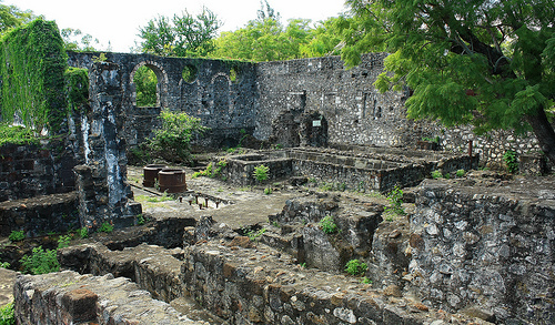 Ruines de l' Usine à sucre. Saint Gilles Les Hauts - île de la Réunion