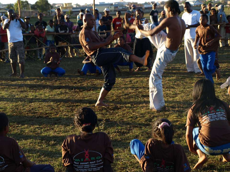 Parfait affronte l'équipe réunionnaise Parfait affronte l'équipe réunionnaise