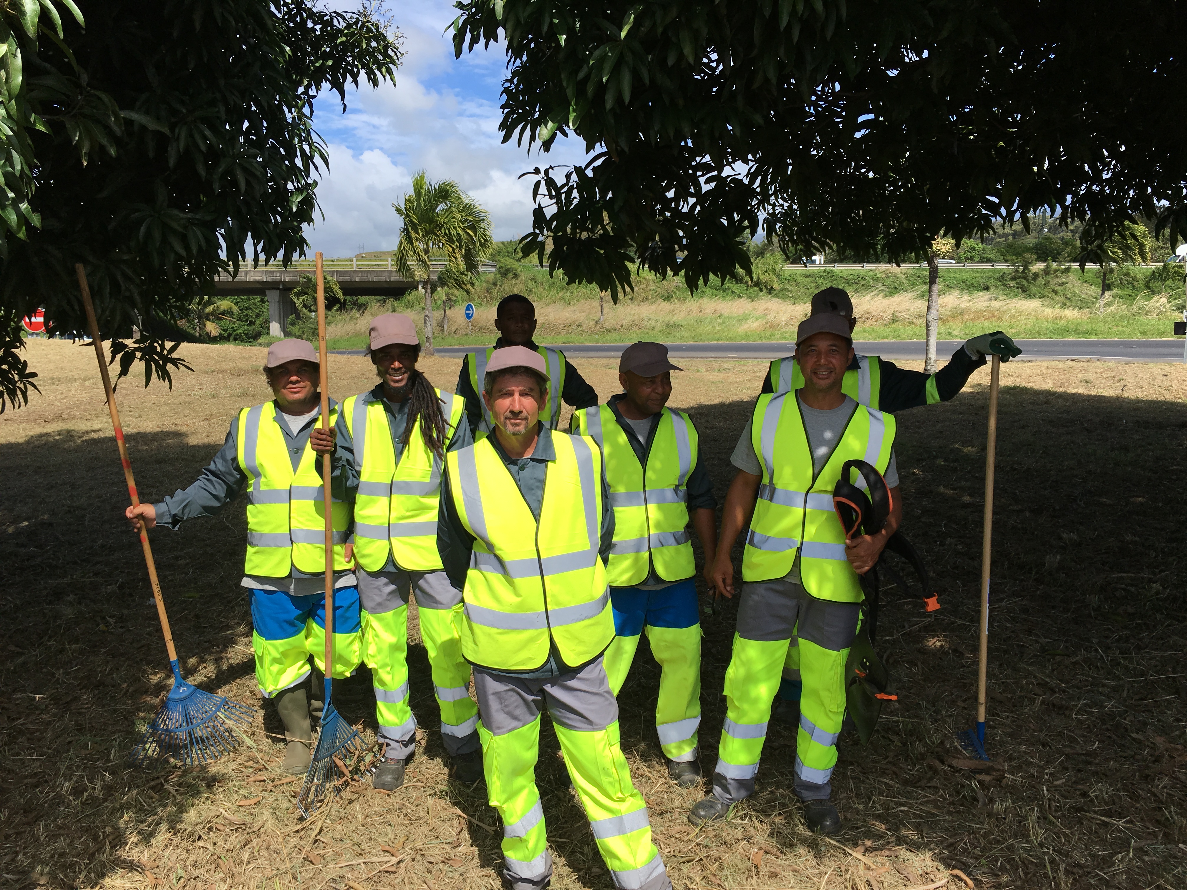 L'équipe de l'association Familles Solidaires L'équipe de l'association Familles Solidaires