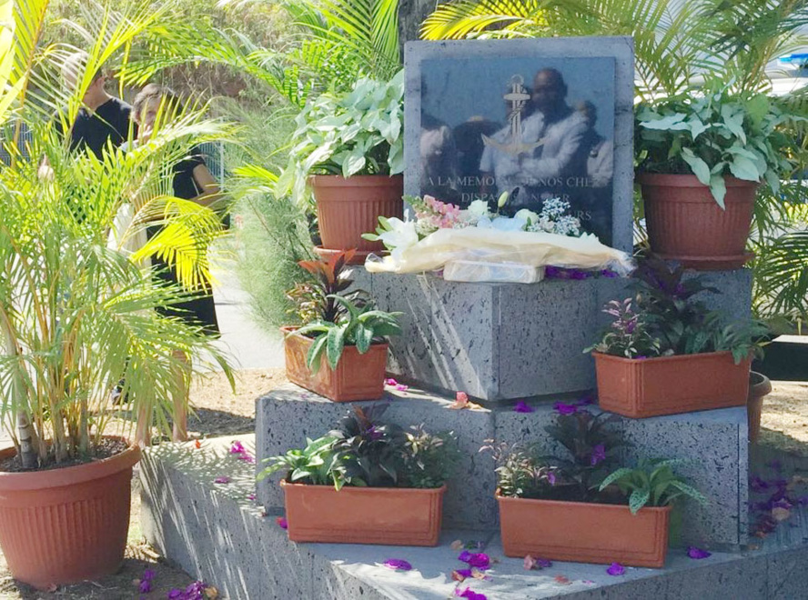 Thierry ROBERT : Vibrant hommage aux pêcheurs sur le Port de Saint-Leu Thierry ROBERT : Vibrant hommage aux pêcheurs sur le Port de Saint-Leu