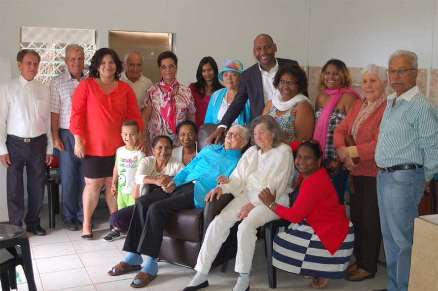 Raymond Boisvilliers fête ses 100 printemps à Piton Saint-Leu Raymond Boisvilliers fête ses 100 printemps à Piton Saint-Leu