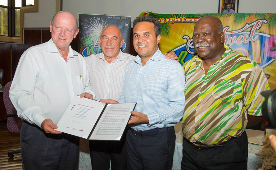 Les artistes Réunionnais célèbrent la culture créole des îles de l'Océan Indien. Les artistes Réunionnais célèbrent la culture créole des îles de l'Océan Indien.