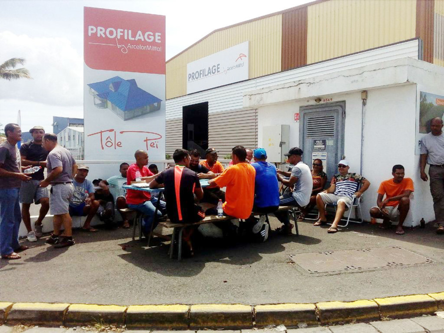 La "Tole Péi" en grève La "Tole Péi" en grève