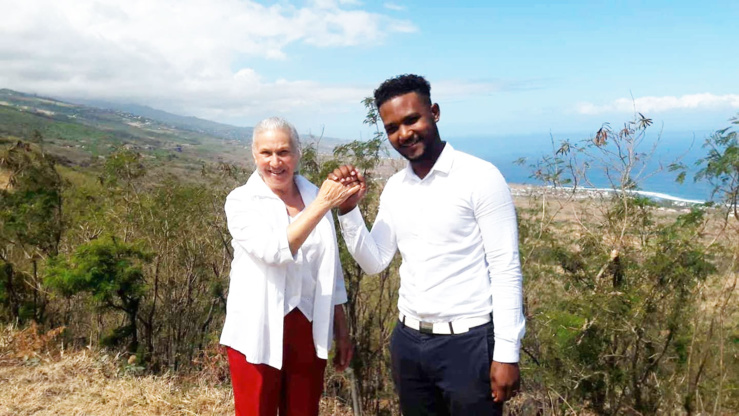 Aurélien CENTON candidat favori de la jeunesse réunionnaise Aurélien CENTON candidat favori de la jeunesse réunionnaise