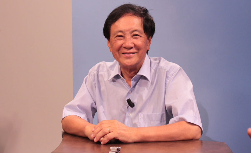 TAK : "J'ai frappé la table avec le verre pour ramener le silence"