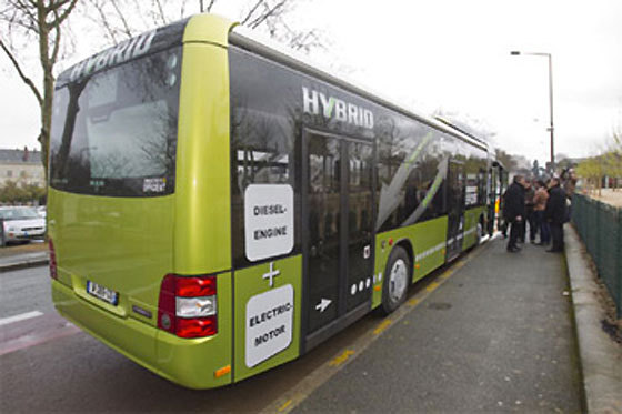 Un bus hybride, entre 400 et 500.000 €