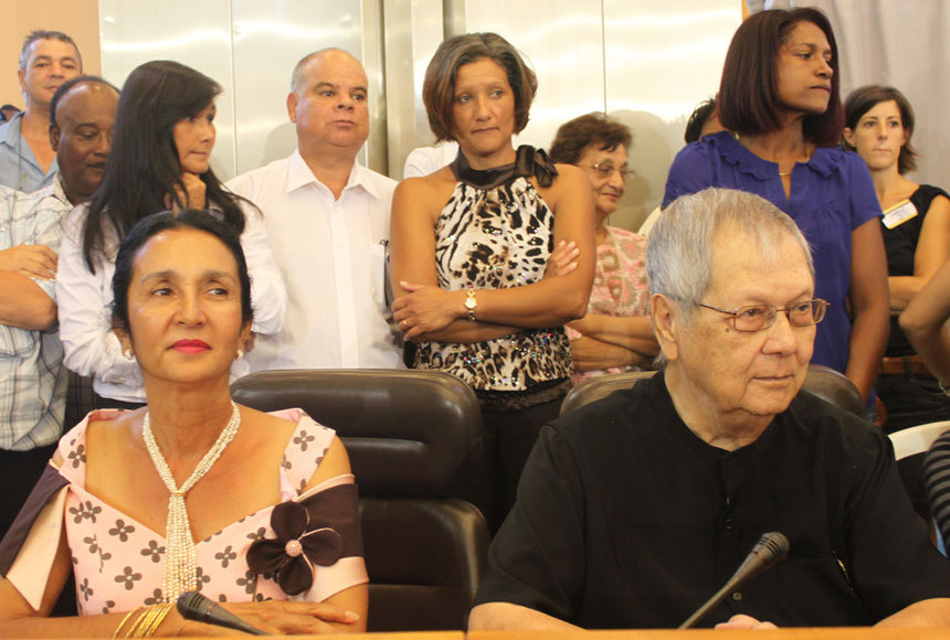 Sénatoriales : Vergès/Bello et Virapoullé/Robert, le choc des générations