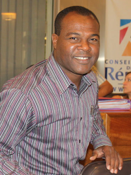 Cyrille Hamilcaro remet en cause le calendrier scolaire