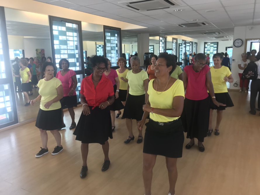 Journée Portes Ouvertes de l’Université Solidaire Un lieu pour apprendre & s’épanouir… toujours ! Journée Portes Ouvertes de l’Université Solidaire Un lieu pour apprendre & s’épanouir… toujours !