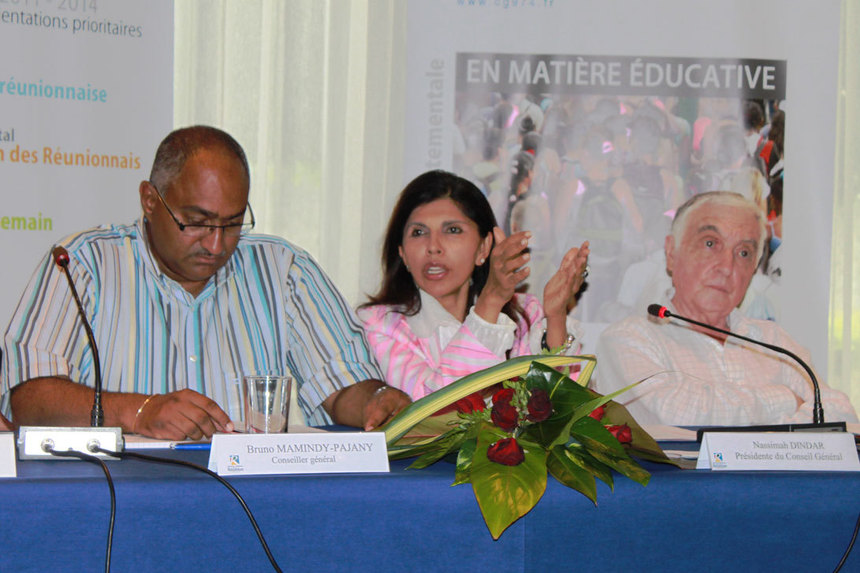 Nassimah Dindar : "Une rentrée préparée pour 60.000 collégiens et 10.000 étudiants"