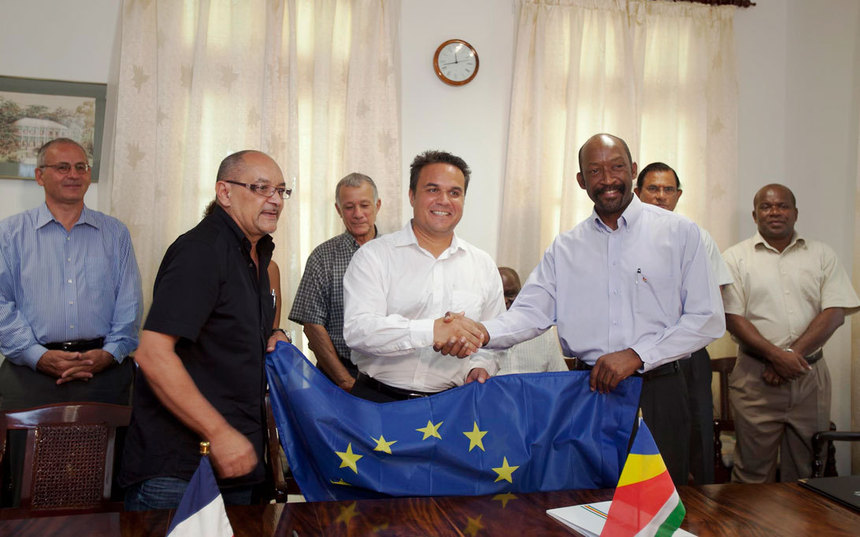 Région Réunion : une convention pour près de 250.000 € de matériels sportifs