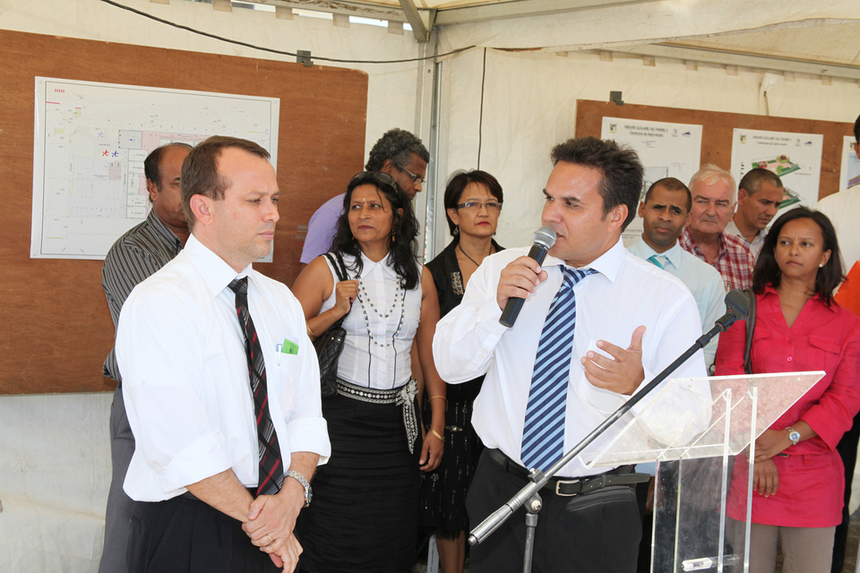 Didier Robert "ne travaille pas pour Paul Vergès et le tram-train"