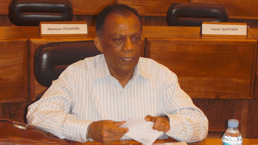 Gilbert Annette  (PS) : "Encore des efforts demandés aux plus modestes"