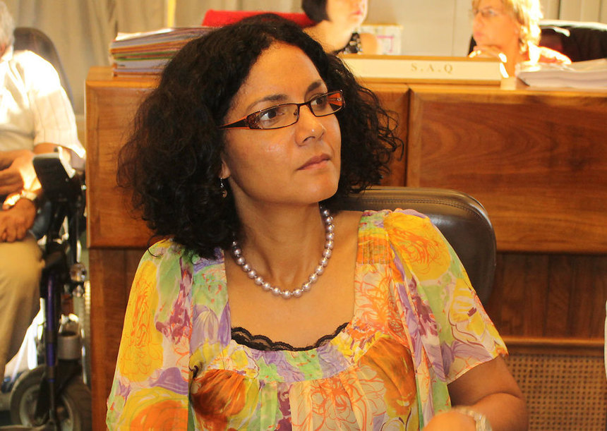 Nathalie Bassire : "La situation n'est pas claire, le maire a embrouillé les pistes"