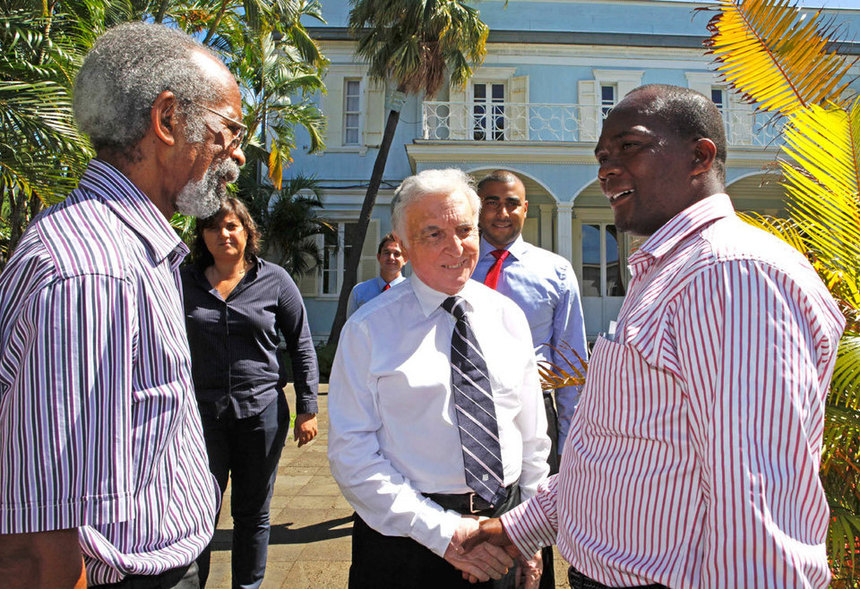 Jean-Yves Langenier et Roland Robert reçoivent le maire de Durban