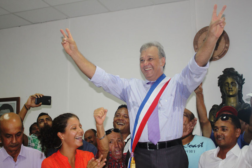 Maurice Gironcel, élu président de la Cinor, permet au PCR de faire illusion