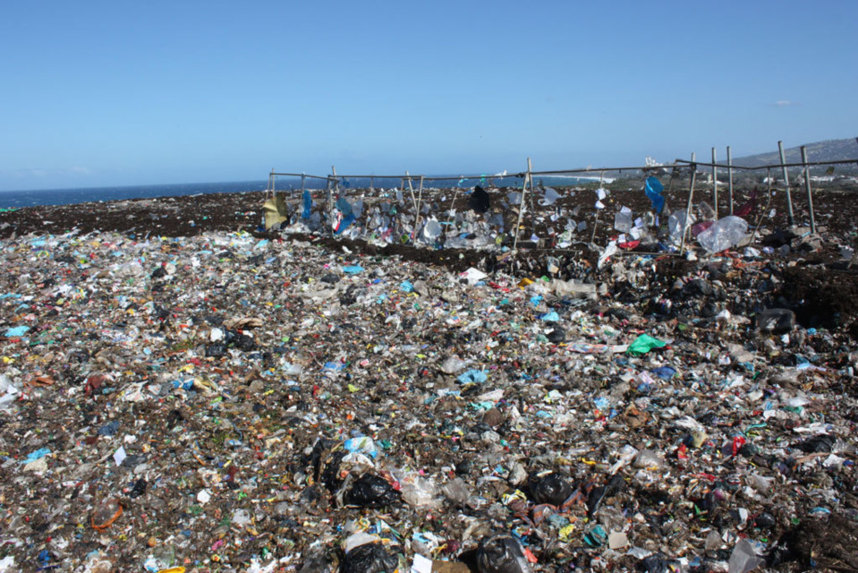 Nono, internaute : "L'incinérateur est l'outil le mieux adapté au traitement des déchets dans l'île"