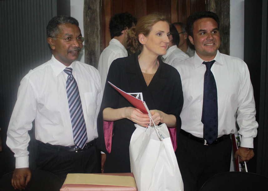 Municipales 2014 : René-Paul Victoria pousse un peu plus Didier Robert vers Saint-Paul