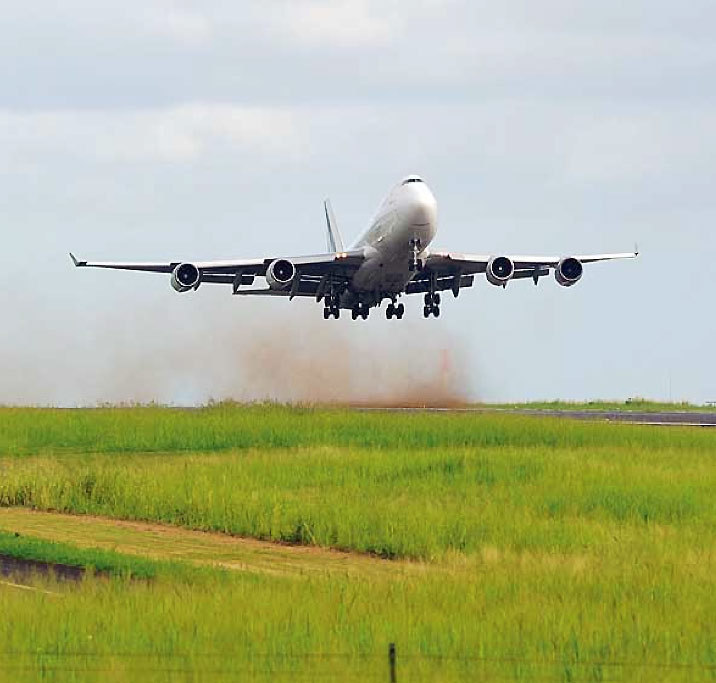 "L’aéroport de Pierrefonds en décadence, à qui la faute ?"