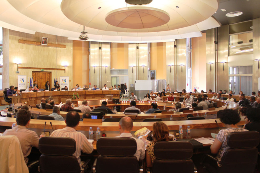 Recomposition de la majorité : les 16 de l'opposition réunis hier soir à l'Etang-Salé, des divergences subsistent