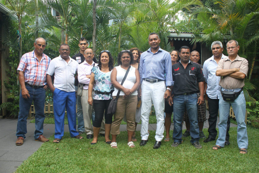 Ste-Suzanne : "Le CCAS est exsangue, salaires en retard, et argent gaspillé dans un grand hôtel de St-Gilles"