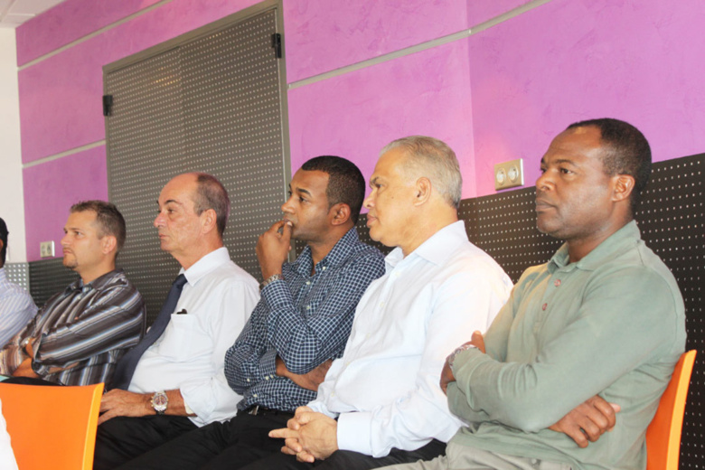 Municipales 2014 : "L'union de la Droite est en marche !" à Saint-Denis