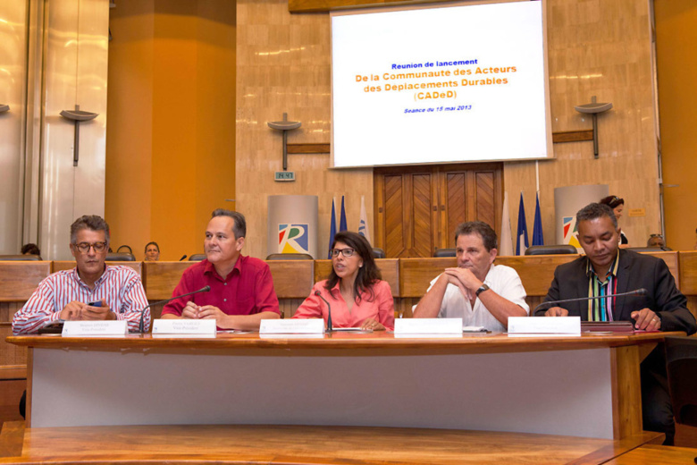 Nassimah Dindar : "Ne jamais perdre de vue l’intérêt des usagers des transports"