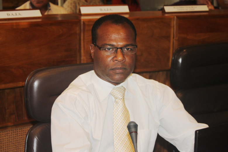 La déclaration d'intérêts des conseillers généraux et régionaux, maires