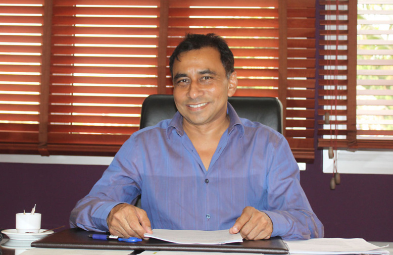 NRL : Ibrahim Patel demande à François Hollande le maintien du projet