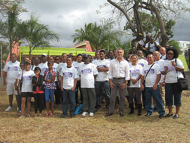 Michel Lagourgue (UDI) en bus et "en voiture Simone"