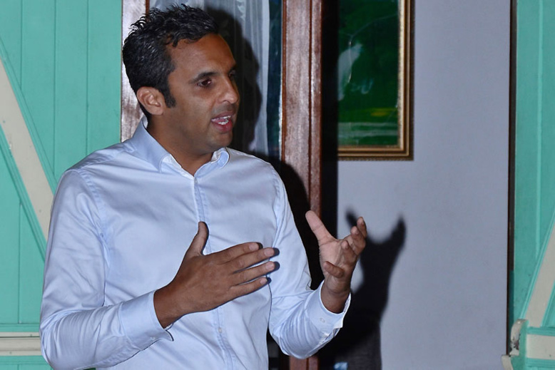 "Centre-ville, littoral, anticipation de travaux... Des erreurs ont été commises à l'Etang-Salé"