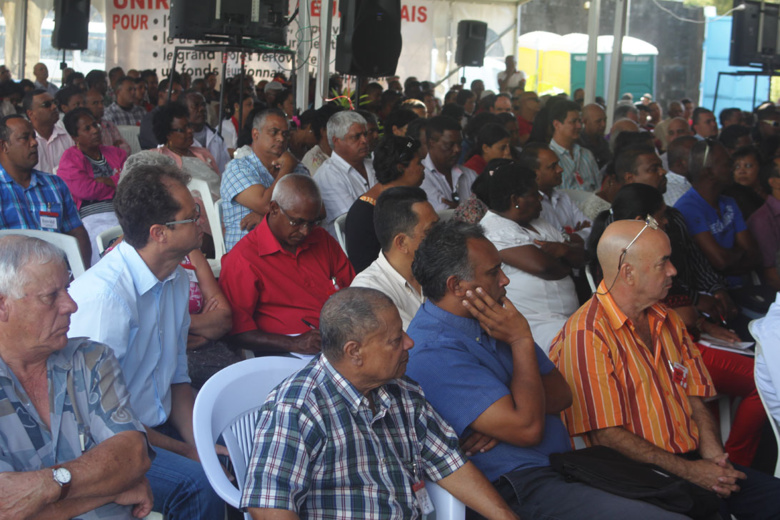 Le PCR "indigné par les propos de Patrick Lebreton"