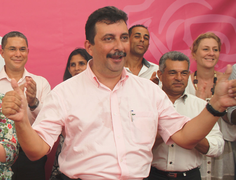 Municipales 2014 : Patrick Lebreton a été désigné candidat par 9 adhérents au PS et 7776 électeurs au Progrès