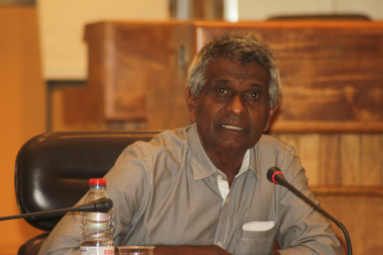 Après la carte Modem et Objectif Réunion, "Sini" sera-t-il également obligé de prendre la carte UMP ?