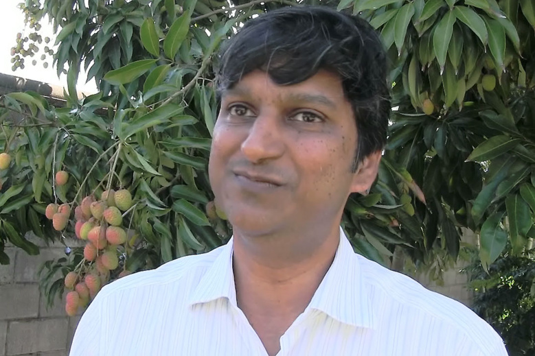 Jean-Marie Virapoullé : "Quelles sont les réelles relations entre M. Imazoute et M. Fruteau" Jean-Marie Virapoullé : "Quelles sont les réelles relations entre M. Imazoute et M. Fruteau"