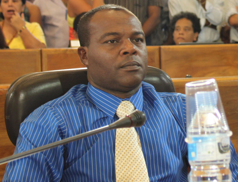 Cyrille Hamilcaro : "Le situation financière s'est encore aggravée à St-Louis" Cyrille Hamilcaro : "Le situation financière s'est encore aggravée à St-Louis"