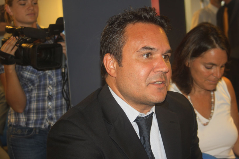 Tampon : l'investiture UMP à Nathalie Bassire et à Didier Robert Tampon : l'investiture UMP à Nathalie Bassire et à Didier Robert