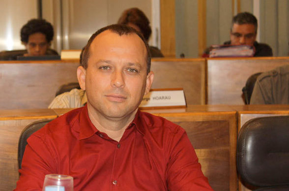 Eric Fruteau s'interroge sur le redécoupage cantonal proposé par le gouvernement