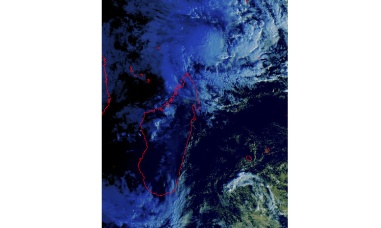 Météo France a pris en charge le futur système ce jour (28-12) à 16h30 Météo France a pris en charge le futur système ce jour (28-12) à 16h30
