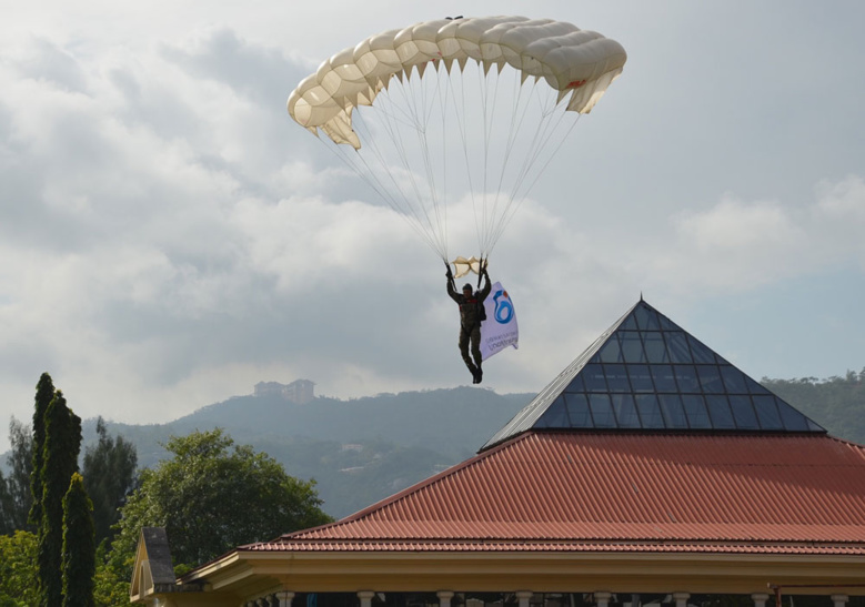 Le symbole d'une connectivité aérienne régionale dont la COI fait actuellement le plaidoyer. Le symbole d'une connectivité aérienne régionale dont la COI fait actuellement le plaidoyer.