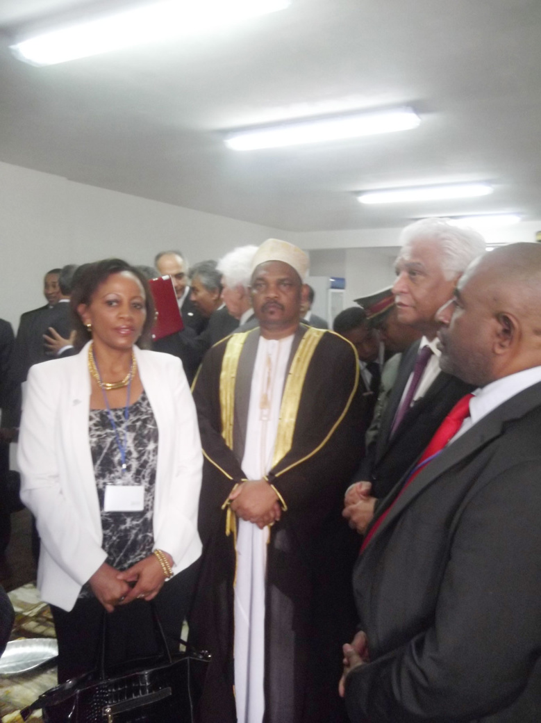 Mme Fatoumia Ali Bazi, chargée de mission COI, Docteur IKililou Dhoinine, Président de l'Union des Comores, Jean Claude de l'Estrac, Secrétaire général de la COI, Azali Assoumani, Ancien Président de l'Union des Comores et ancien chef de mission d'observation electorale de la COI
