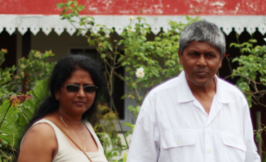 Nicole et Hervé Sinama - Sainte-Suzanne Nicole et Hervé Sinama - Sainte-Suzanne