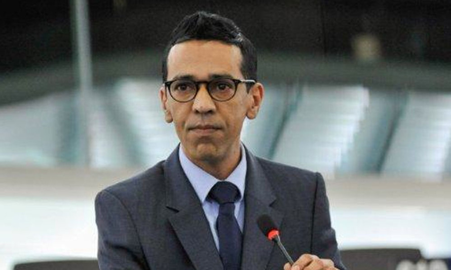 La fin du roaming exigée par le Parlement européen ouvre la voie à la fin des surcoûts dans les Outre-mer La fin du roaming exigée par le Parlement européen ouvre la voie à la fin des surcoûts dans les Outre-mer