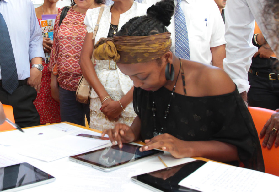 Région Réunion : Expérimentation des tablettes tactiles dans les lycées Région Réunion : Expérimentation des tablettes tactiles dans les lycées