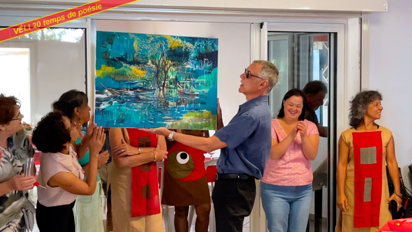 Tableau d'un peintre de La Réunion, bleu outremer Tableau d'un peintre de La Réunion, bleu outremer